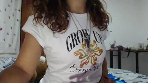 I am Luciana Martin... Welcome in my room online show from 06.16.26