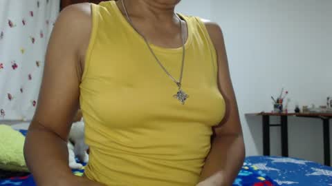 I am Luciana Martin... Welcome in my room online show from 06.18.26