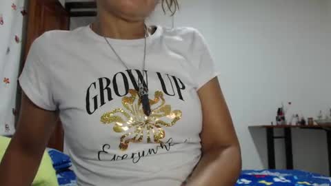 I am Luciana Martin... Welcome in my room online show from 07.01.26