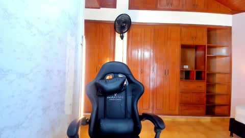 LUCY  online show from 02.17.26