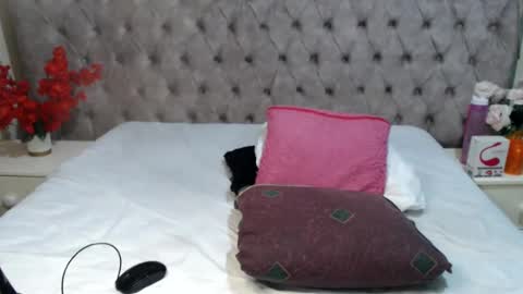 XOXO online show from 01.31.25