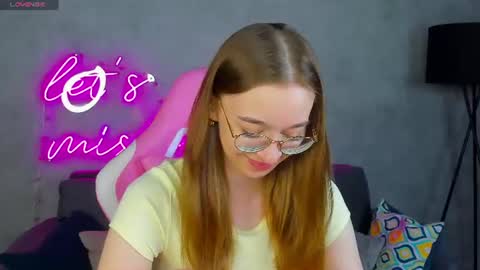 Snapshot of lucyy_green chatting on 06.24.26 Lucy online show from 06.24.26