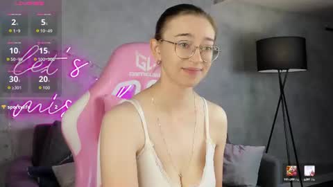 Snapshot of lucyy_green chatting on 07.07.26 Lucy online show from 07.07.26