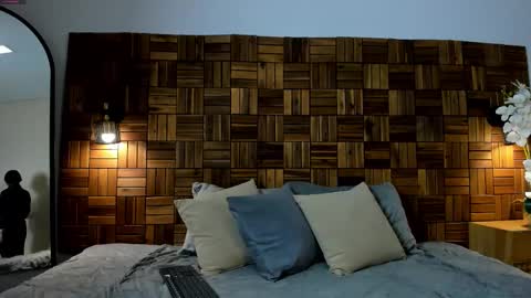 Lucy Liiu online show from 02.14.26