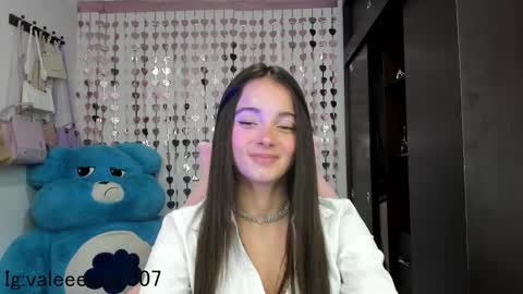 Snapshot of lucyy_tayy chatting on 12.01.24 The love of your life 3 online show from 12.01.24