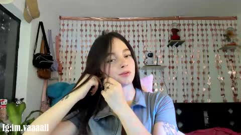 Snapshot of lucyy_tayy chatting on 09.17.25 The love of your life 3 online show from 09.17.25