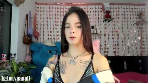 Snapshot of lucyy_tayy chatting on 10.08.25 The love of your life 3 online show from 10.08.25