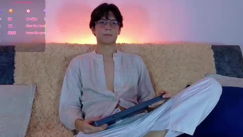 Snapshot of lui_x_dust chatting on 02.22.26 Lui online show from 02.22.26