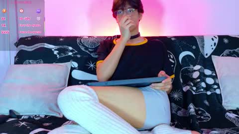 Snapshot of lui_x_dust chatting on 02.26.26 Lui online show from 02.26.26