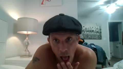 luiggii0904 online show from 12.14.24