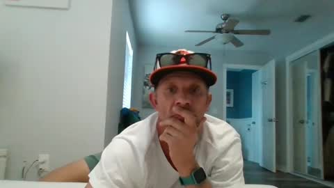 luiggii0904 online show from 12.20.24