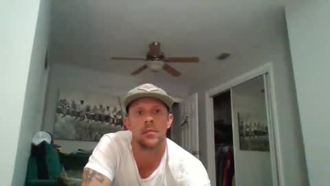 luiggii0904 online show from 02.01.25