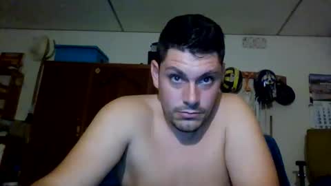 Snapshot of luis2423 chatting on 09.11.25 A slave to the mistress.. un esclavo para las amas dominantes. online show from 09.11.25