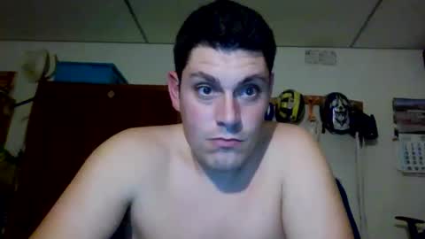 Snapshot of luis2423 chatting on 10.04.25 A slave to the mistress.. un esclavo para las amas dominantes. online show from 10.04.25