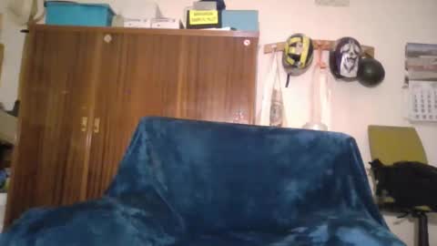 Snapshot of luis2423 chatting on 12.01.25 A slave to the mistress.. un esclavo para las amas dominantes. online show from 12.01.25