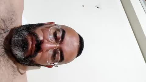 Snapshot of luis2988z chatting on 01.08.25 Hairyman online show from 01.08.25