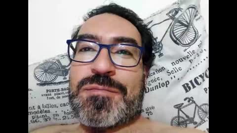 Snapshot of luis2988z chatting on 09.16.25 Hairyman online show from 09.16.25