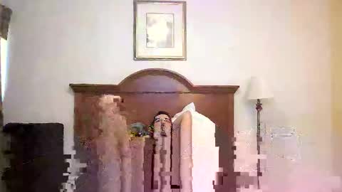 Snapshot of luis_flr chatting on 04.20.26 luis_flr online show from 04.20.26