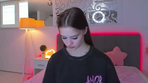 LuisaClover online show from 04.10.26