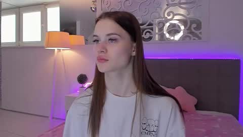 LuisaClover online show from 04.12.26