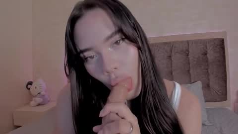 Luisa Giraldo online show from 12.01.25