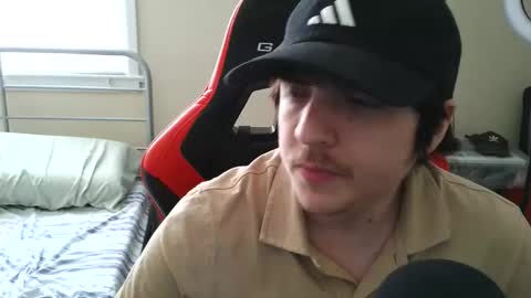 Snapshot of luisdiaztube chatting on 05.07.26 Luisdiaztube online show from 05.07.26