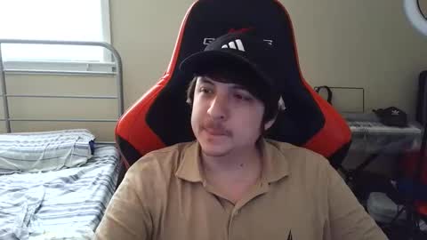 Snapshot of luisdiaztube chatting on 05.08.26 Luisdiaztube online show from 05.08.26