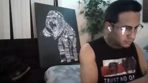 Snapshot of luisjg24hrs chatting on 04.17.26 luisjg24hrs online show from 04.17.26