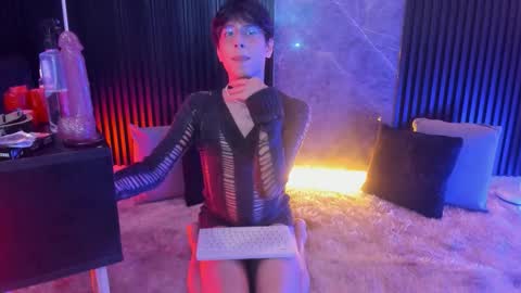 Snapshot of luixdust1 chatting on 09.10.25 luixdust1 online show from 09.10.25