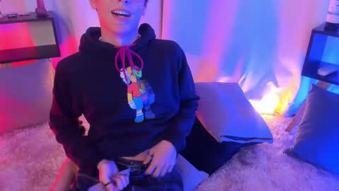 Snapshot of luixdust1 chatting on 09.23.25 luixdust1 online show from 09.23.25