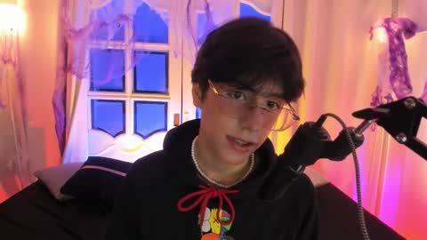 Snapshot of luixdust1 chatting on 10.10.25 luixdust1 online show from 10.10.25