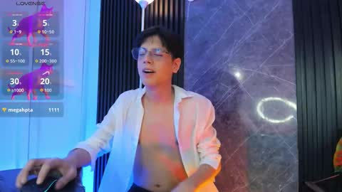 Snapshot of luixdust1 chatting on 11.27.25 luixdust1 online show from 11.27.25