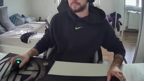 lukasschoetz online show from 12.25.24