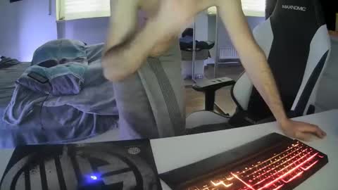 lukasschoetz online show from 02.08.25