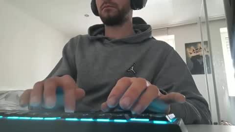 lukasschoetz online show from 12.02.25