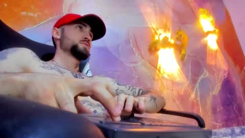 Snapshot of luke_davis01 chatting on 02.10.25 LUKE online show from 02.10.25