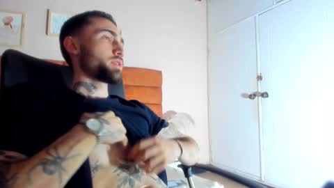 Snapshot of luke_davis01 chatting on 03.05.25 LUKE online show from 03.05.25