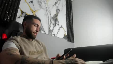 Snapshot of luke_davis01 chatting on 09.09.25 LUKE online show from 09.09.25