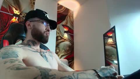 Snapshot of luke_davis01 chatting on 09.15.25 LUKE online show from 09.15.25