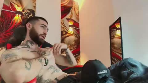 Snapshot of luke_davis01 chatting on 10.08.25 LUKE online show from 10.08.25