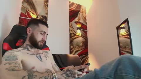 Snapshot of luke_davis01 chatting on 10.22.25 LUKE online show from 10.22.25