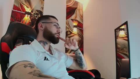 Snapshot of luke_davis01 chatting on 11.22.25 LUKE online show from 11.22.25