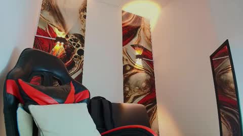 Snapshot of luke_davis01 chatting on 11.26.25 LUKE online show from 11.26.25