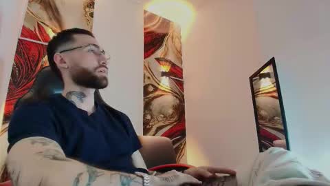 Snapshot of luke_davis01 chatting on 12.02.25 LUKE online show from 12.02.25