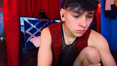 Snapshot of luke_howland chatting on 04.24.26 Luke online show from 04.24.26