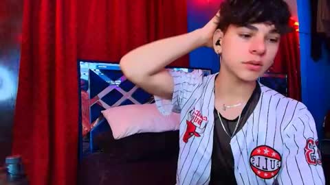 Snapshot of luke_howland chatting on 05.06.26 Luke online show from 05.06.26