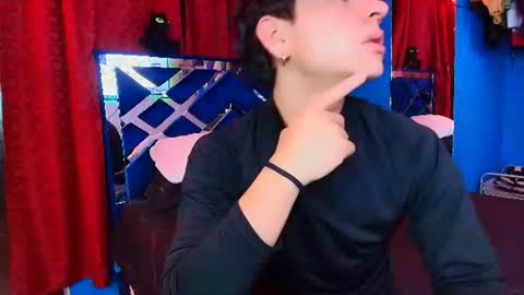 Snapshot of luke_howland chatting on 06.11.26 Luke online show from 06.11.26
