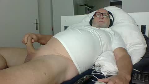 Snapshot of luley58 chatting on 09.18.25 luley58 online show from 09.18.25