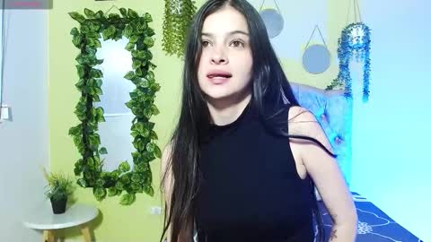 Snapshot of lulu_cm chatting on 10.02.25 lulu_cm online show from 10.02.25