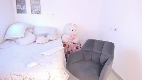 Snapshot of lulu_russell chatting on 12.07.24 LULU online show from 12.07.24